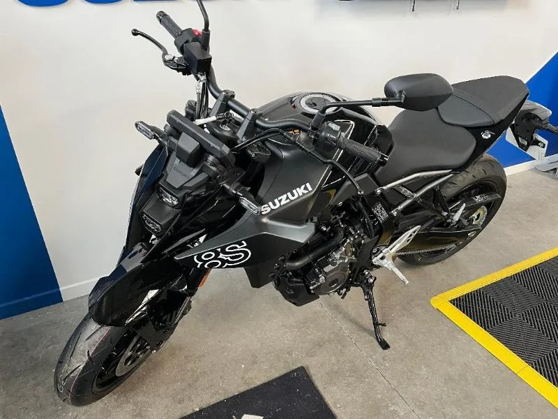 GSX8S