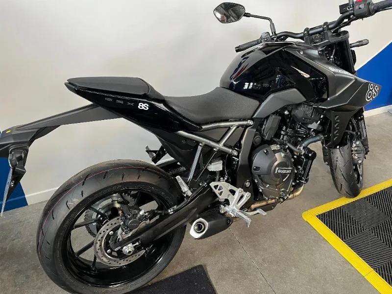 GSX8S