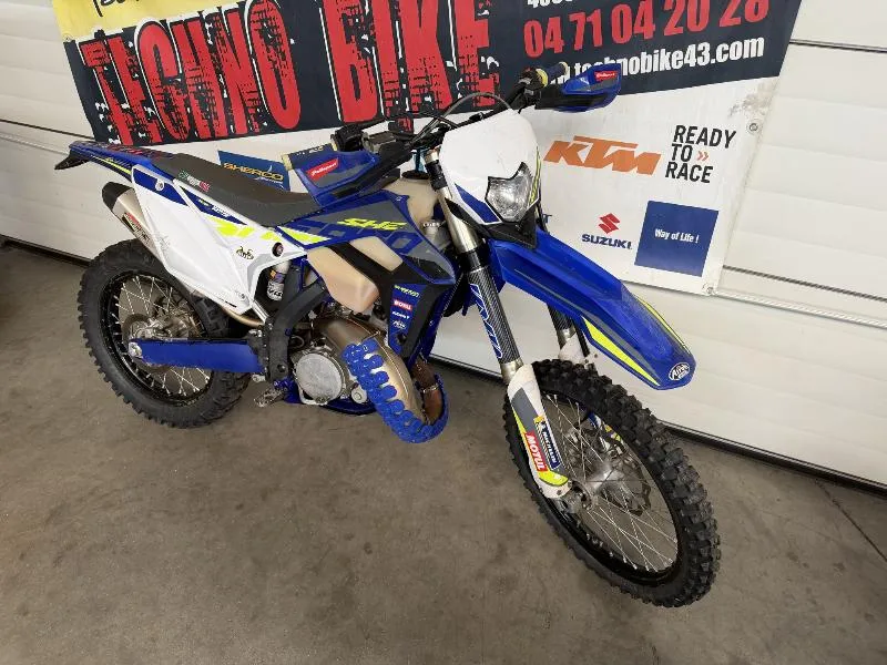 125 SE FACTORY