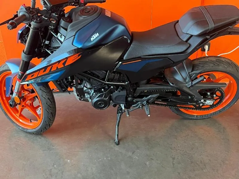 125 DUKE ABS