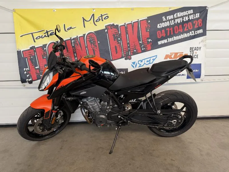 890 DUKE