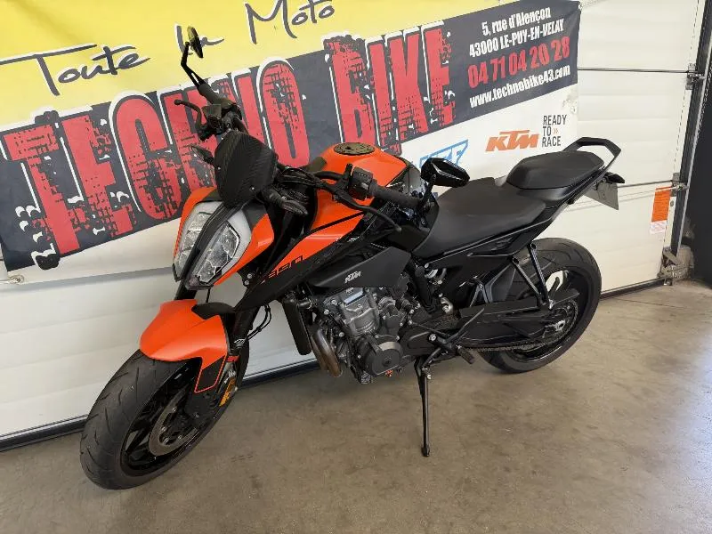 890 DUKE