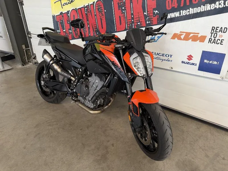 890 DUKE