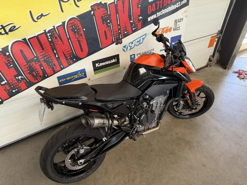 890 DUKE