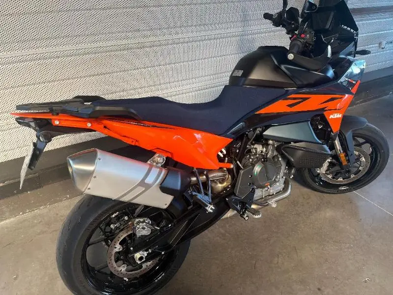 890 SMT