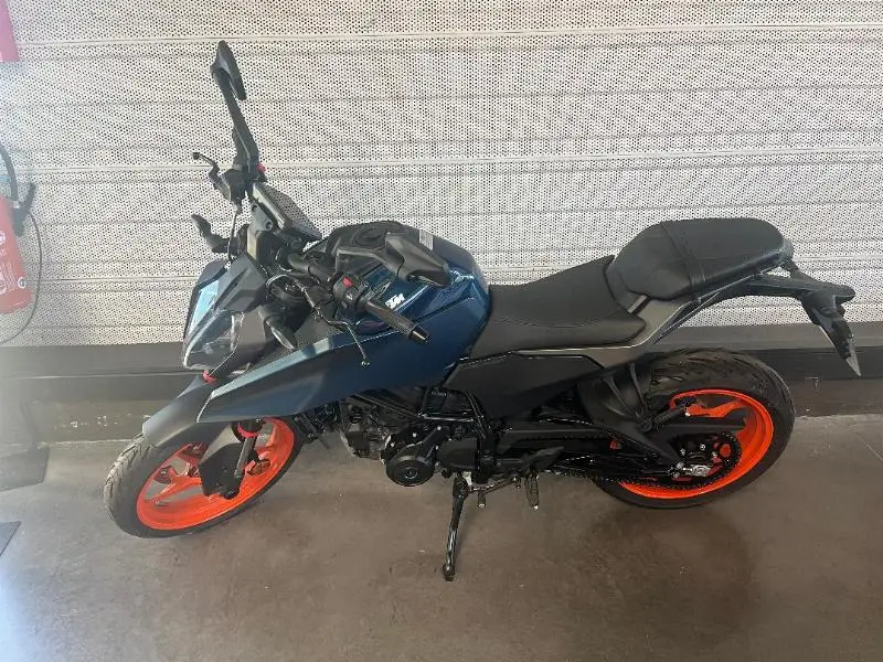 125 DUKE ABS