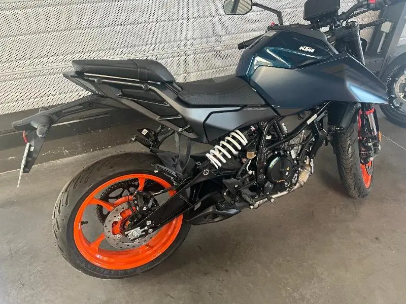 125 DUKE ABS