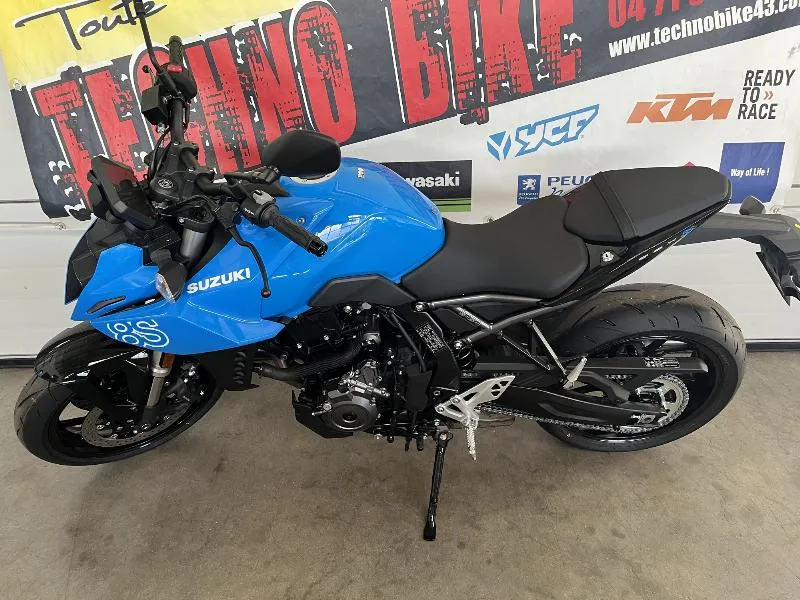 GSX8S