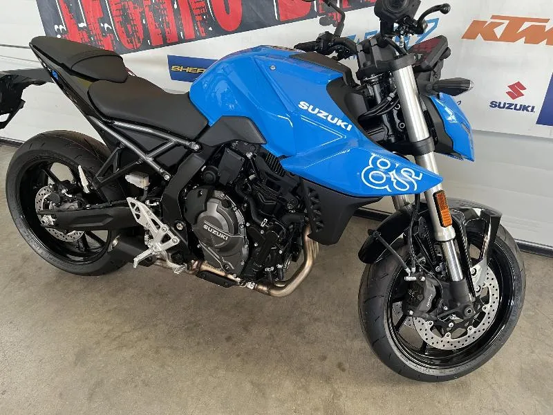 GSX8S