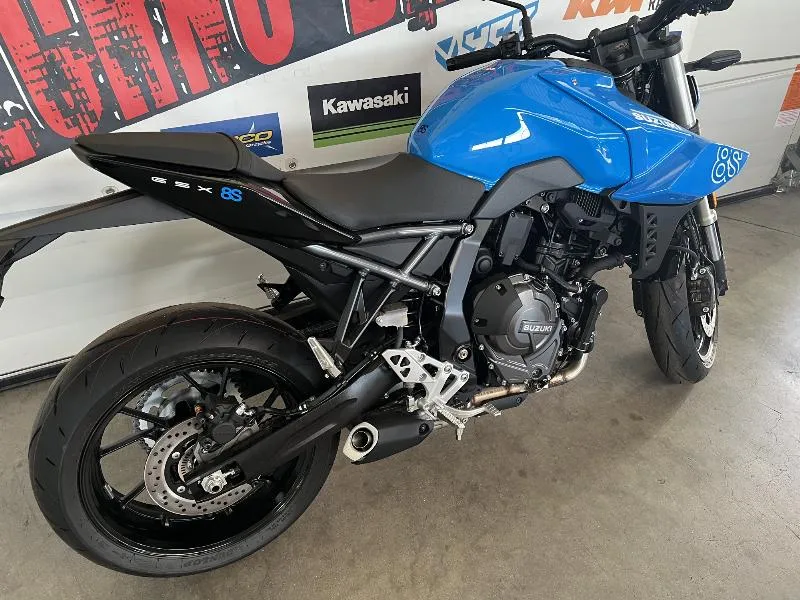 GSX8S