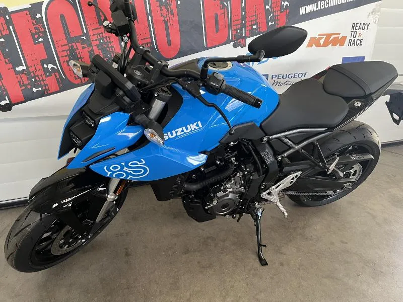 GSX8S