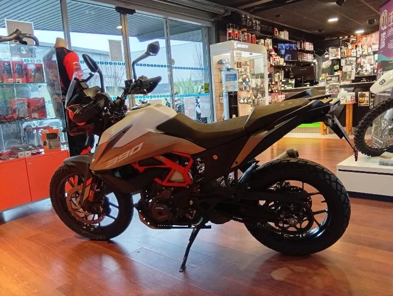 390 ADVENTURE