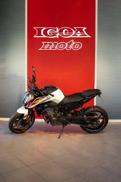 890 DUKE