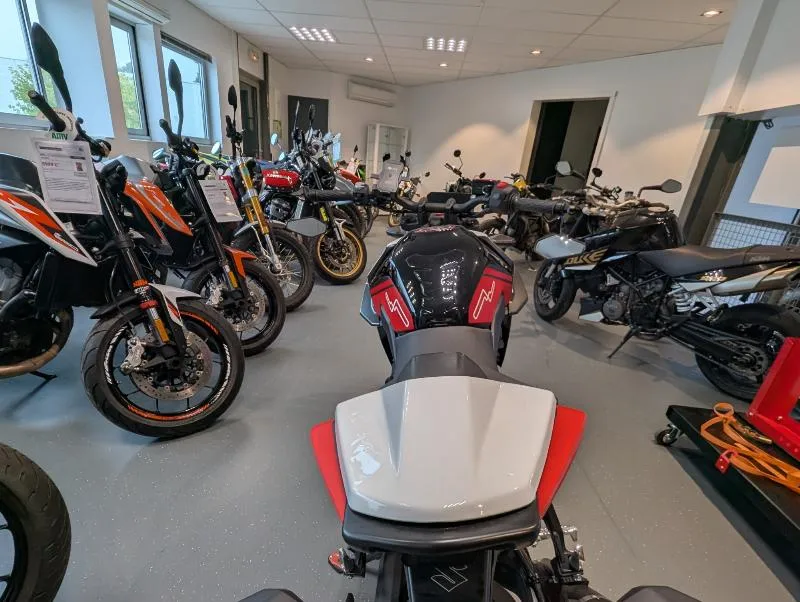 GSX8S