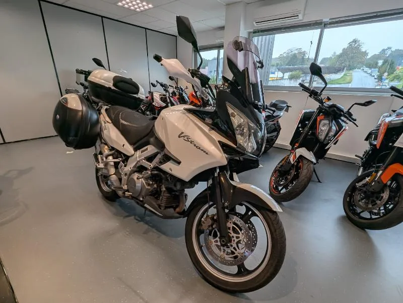 DL VSTROM 1000
