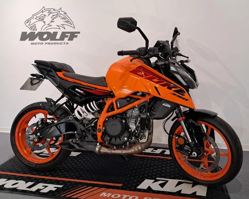 390 DUKE