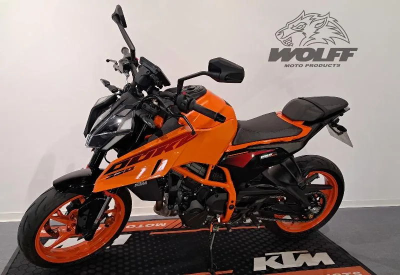 390 DUKE