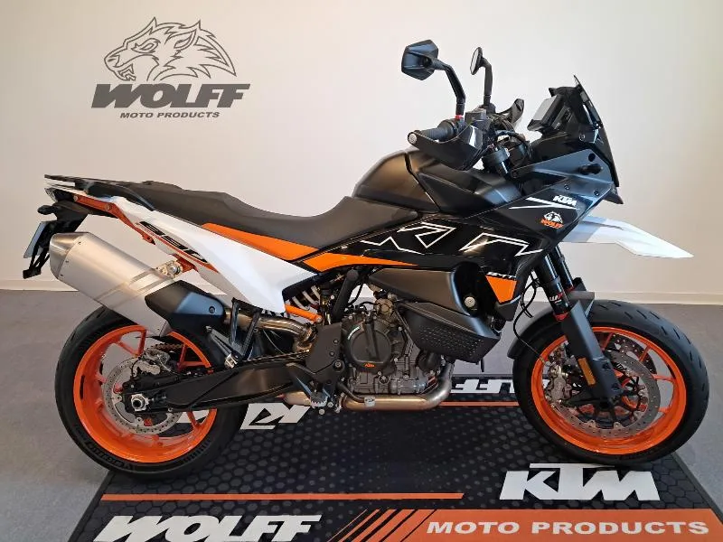 890 ADVENTURE SMT