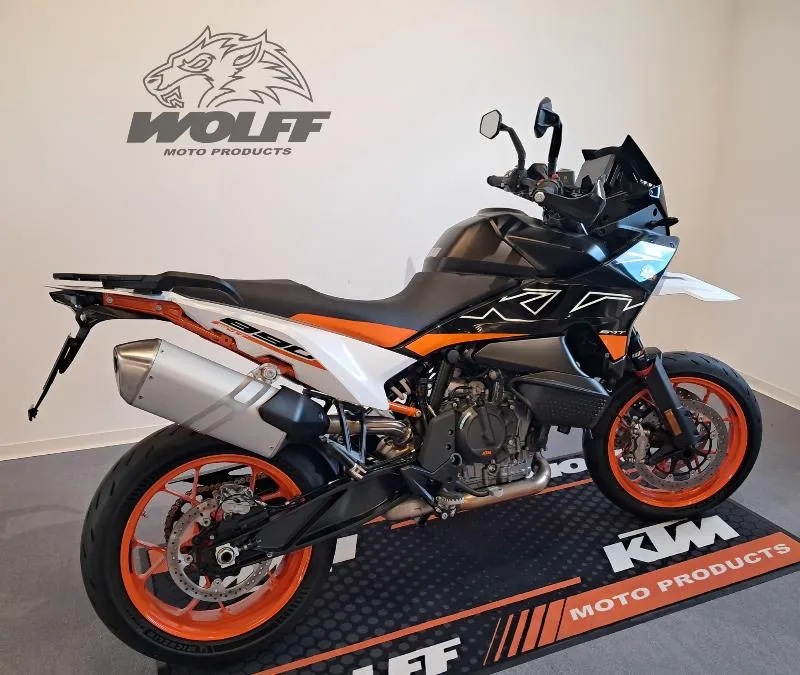 890 ADVENTURE SMT