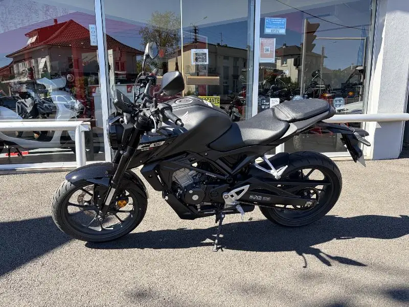CB 125  R