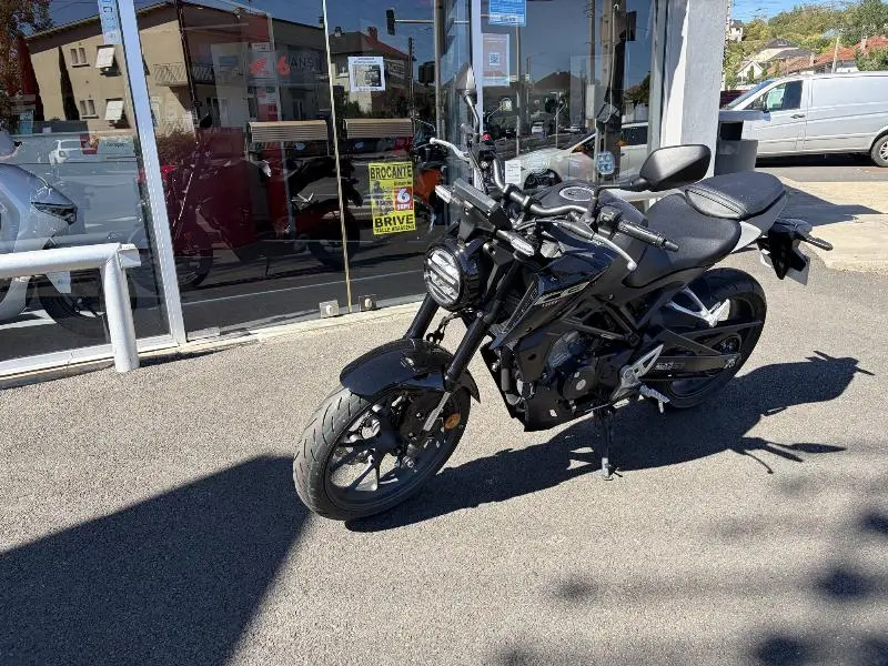CB 125  R