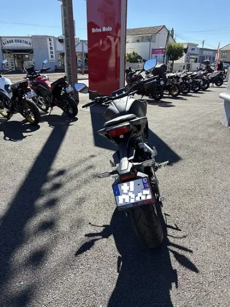 CB 125  R