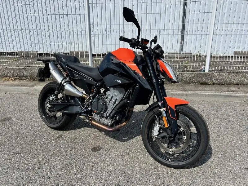 890 DUKE
