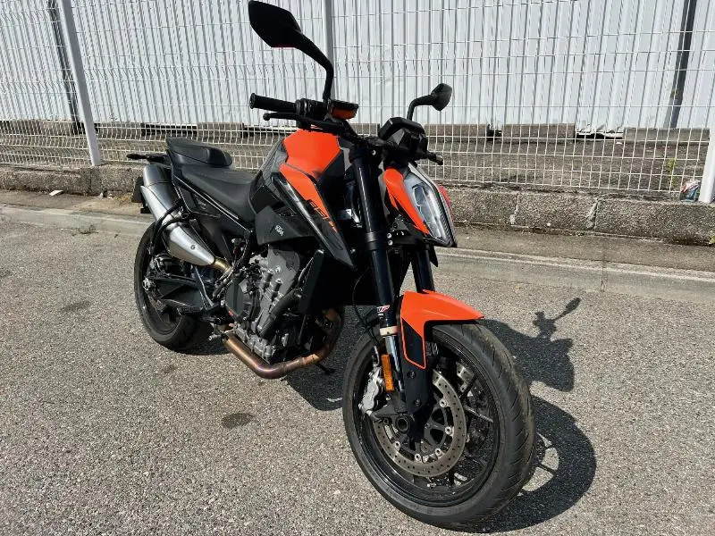 890 DUKE