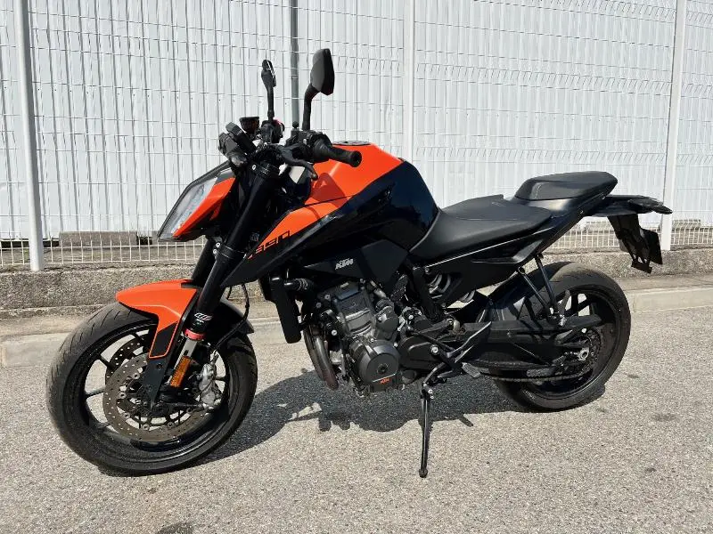 890 DUKE