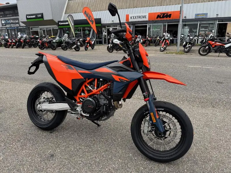 690 SMC R