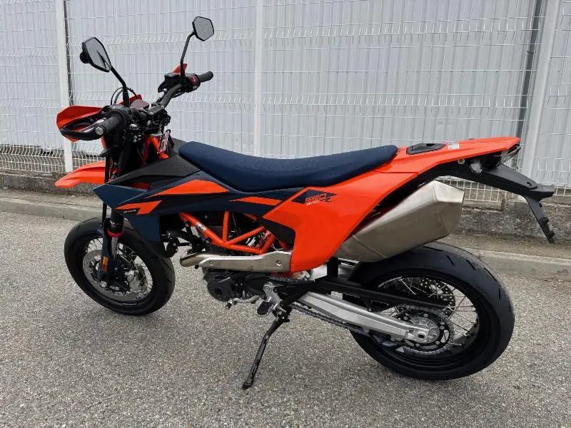 690 SMC R
