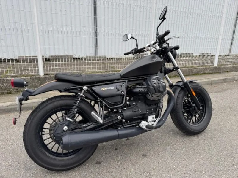 V9 BOBBER