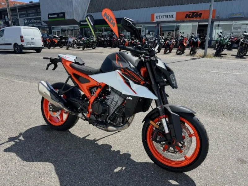 990 DUKE R