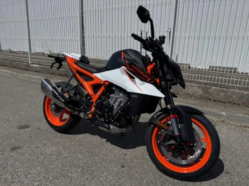 990 DUKE R