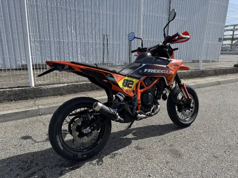 390 SMC R