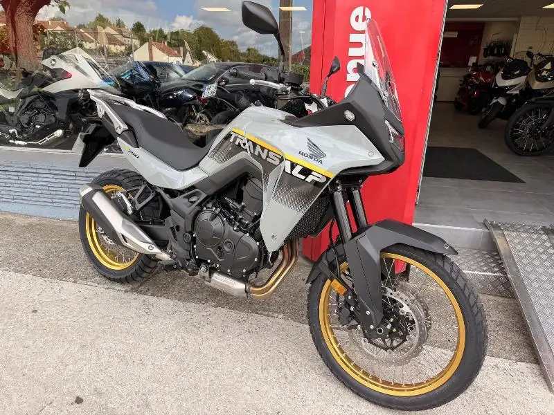 TRANSALP 750