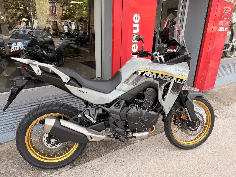 TRANSALP 750