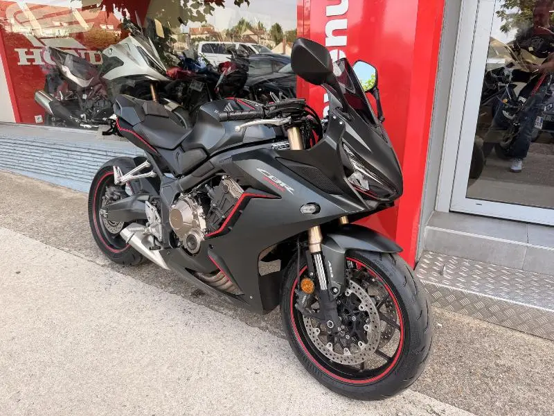 CBR 650  R