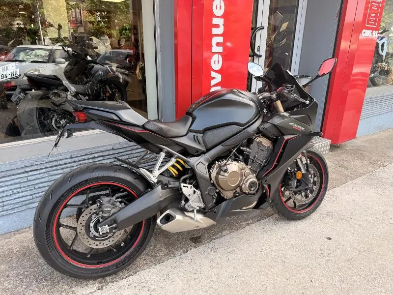 CBR 650  R