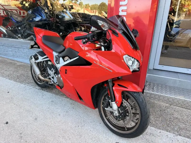 VFR 800 F