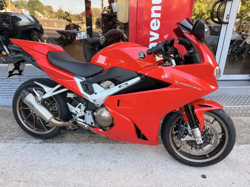 VFR 800 F