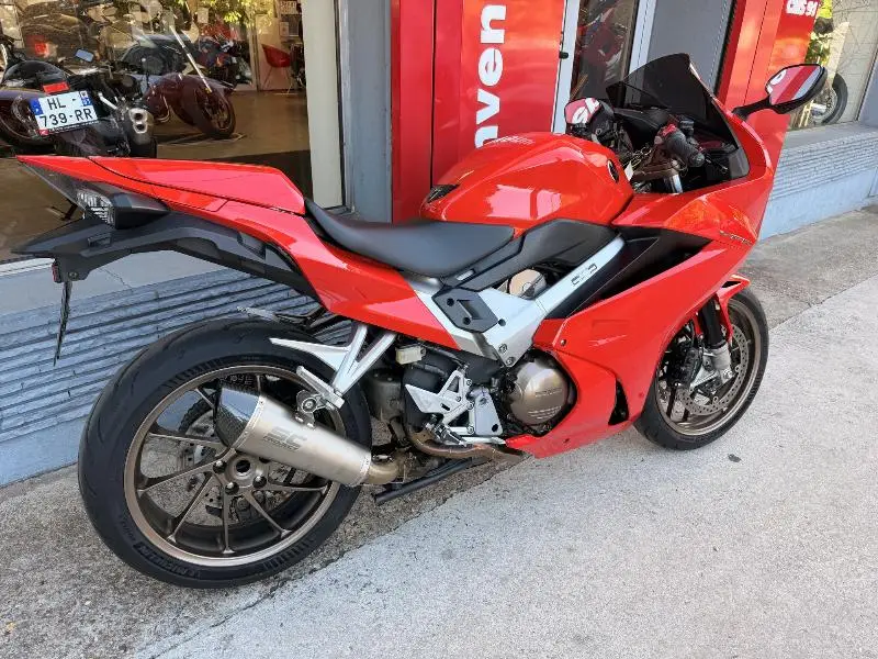 VFR 800 F