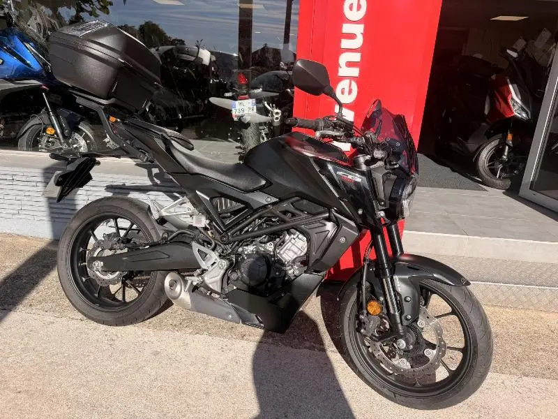 CB 125  R