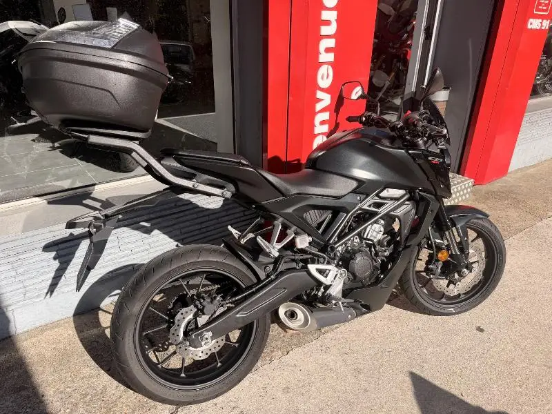 CB 125  R