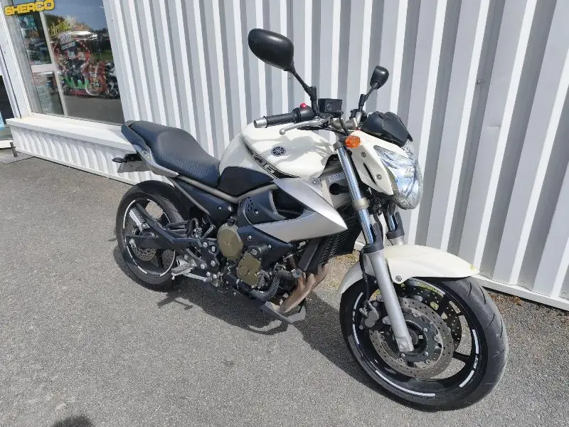 XJ6 