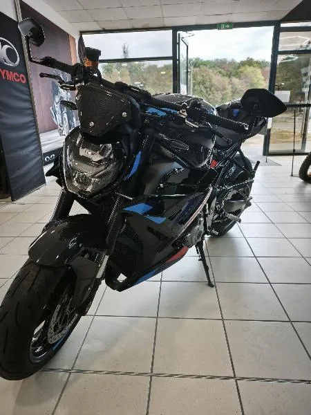 M 1000 R