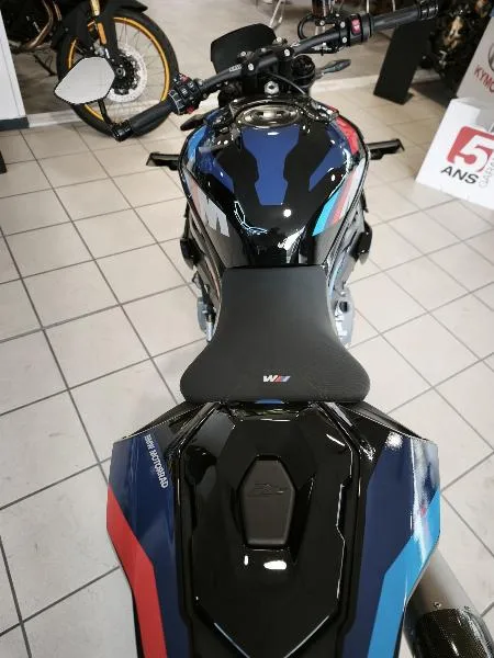 M 1000 R
