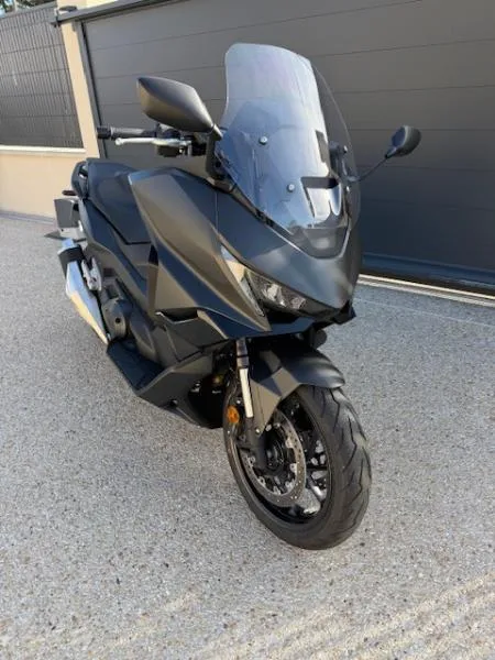 FORZA 750