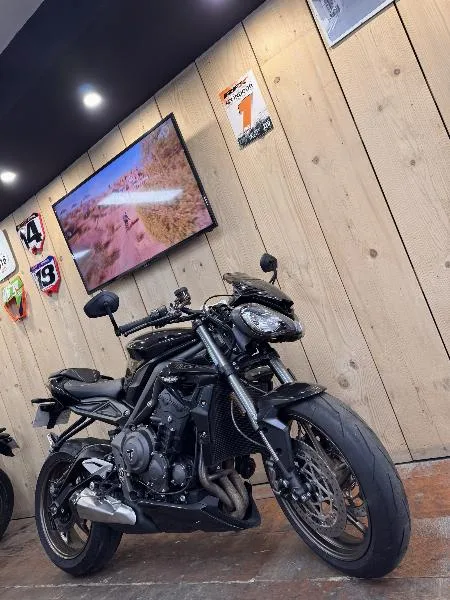 STREET TRIPLE 765 RS