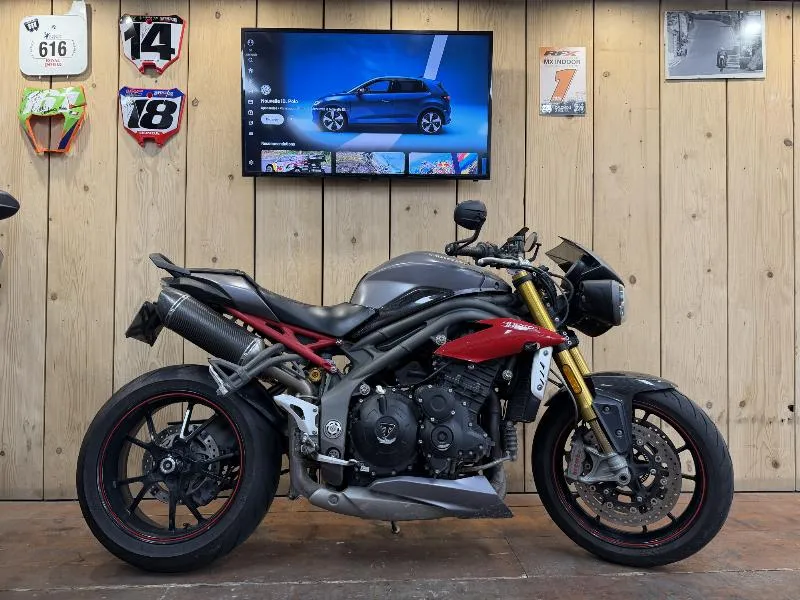 SPEED TRIPLE 1050 R